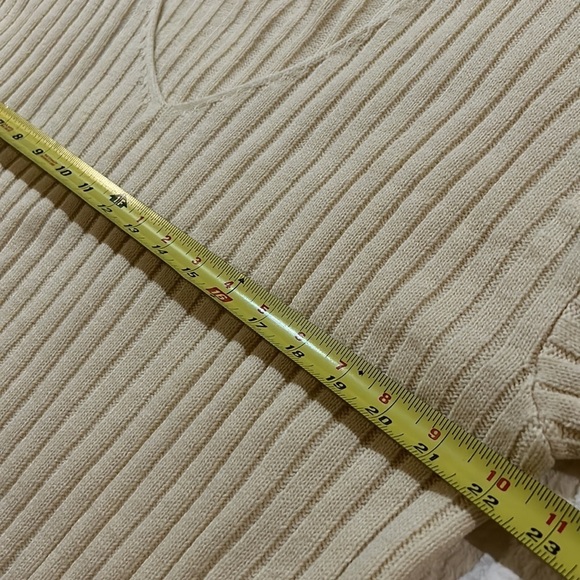 Abound sweater crop. NWT Large. - Picture 6 of 7